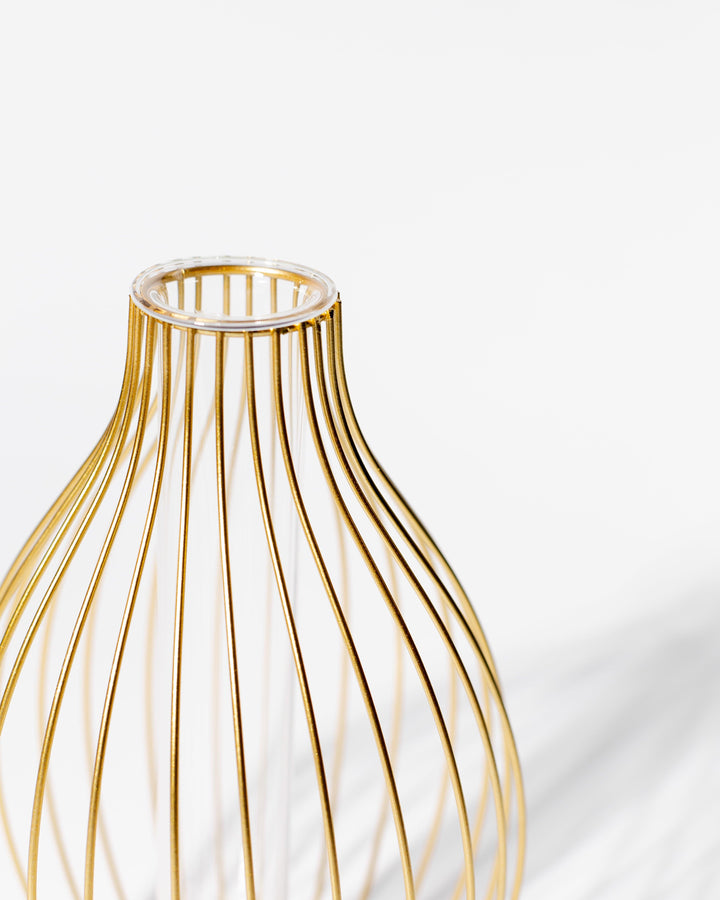 STATEMENT OUTLINE VASE - GOLD - Decovasse